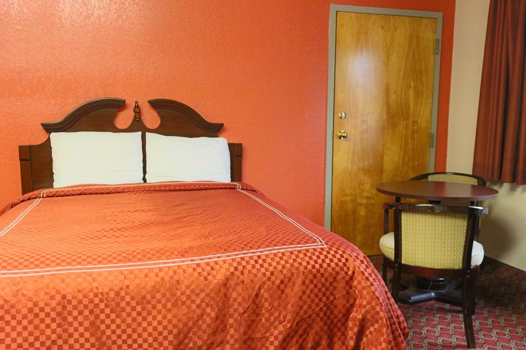 Hotel Americas Value And Fm 1960 2*