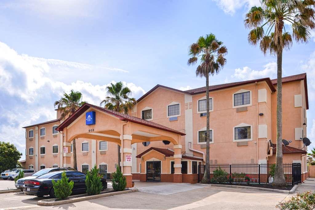 Americas Value And Fm 1960 Hotel