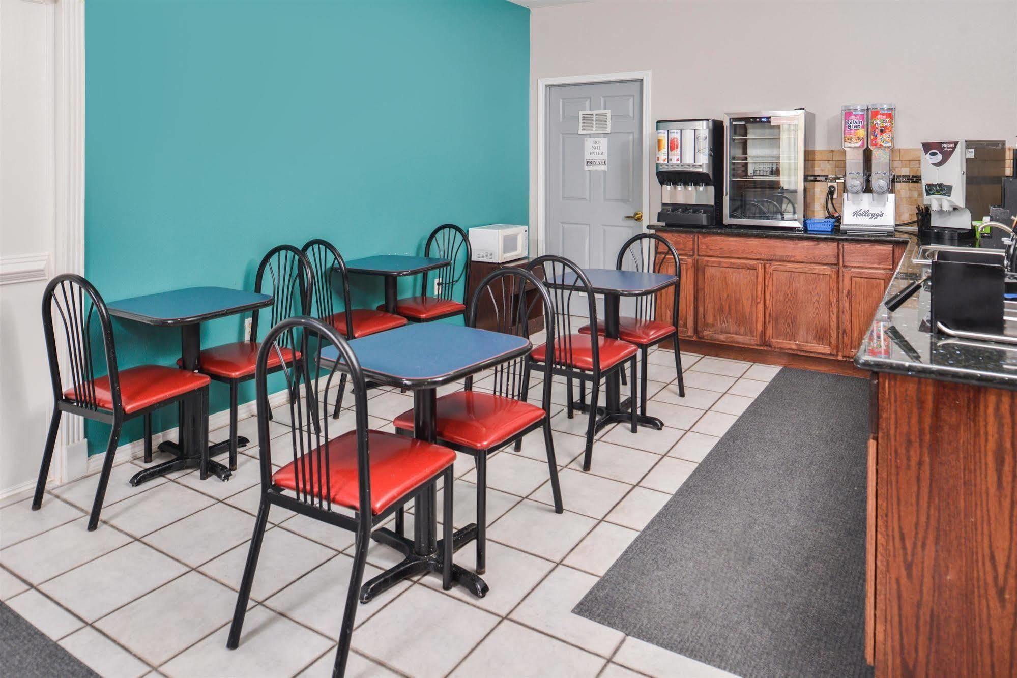 Americas Best Value Inn&suites Fm 1960 2*
