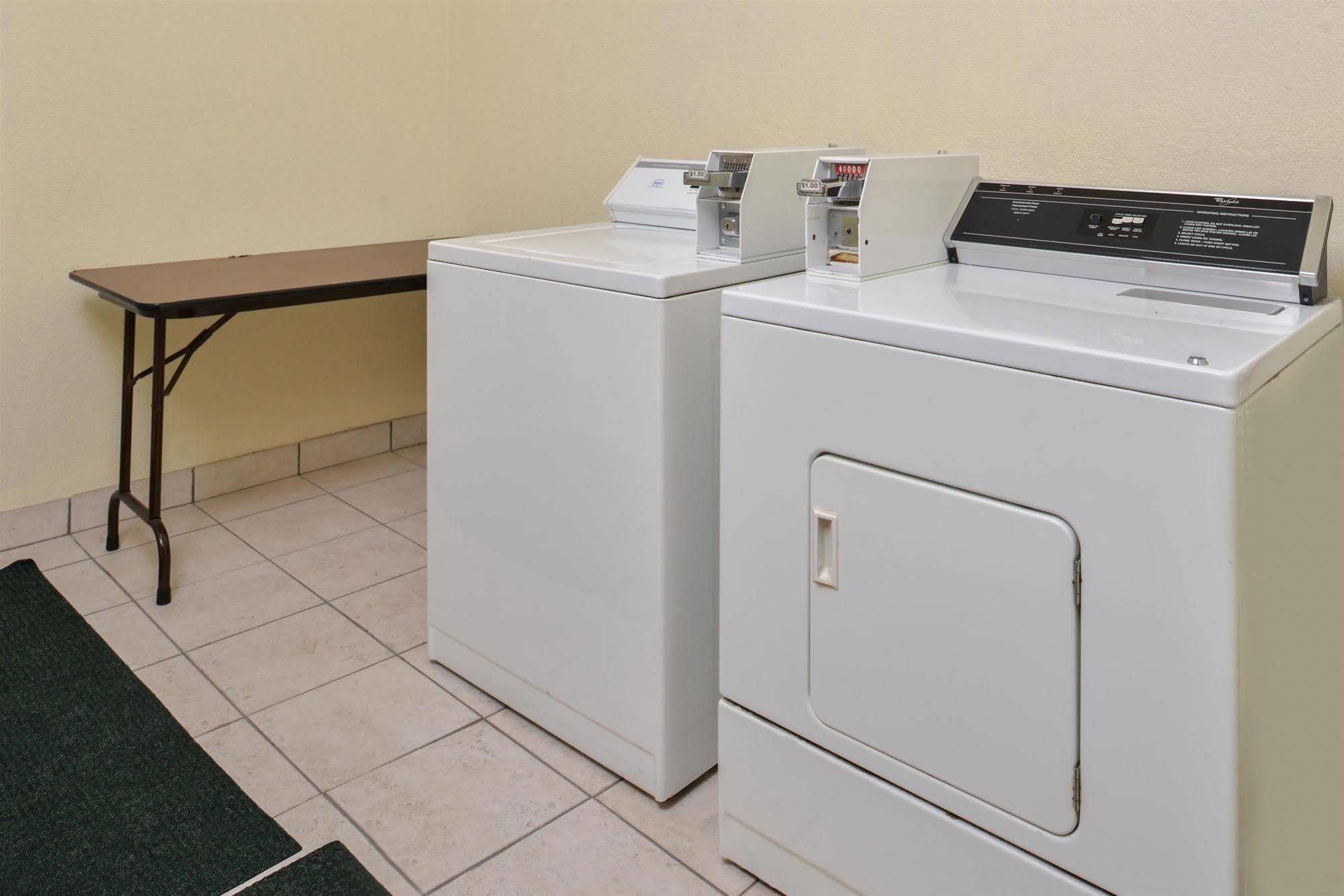 Americas Value Inn&suites Houston Fm 1960