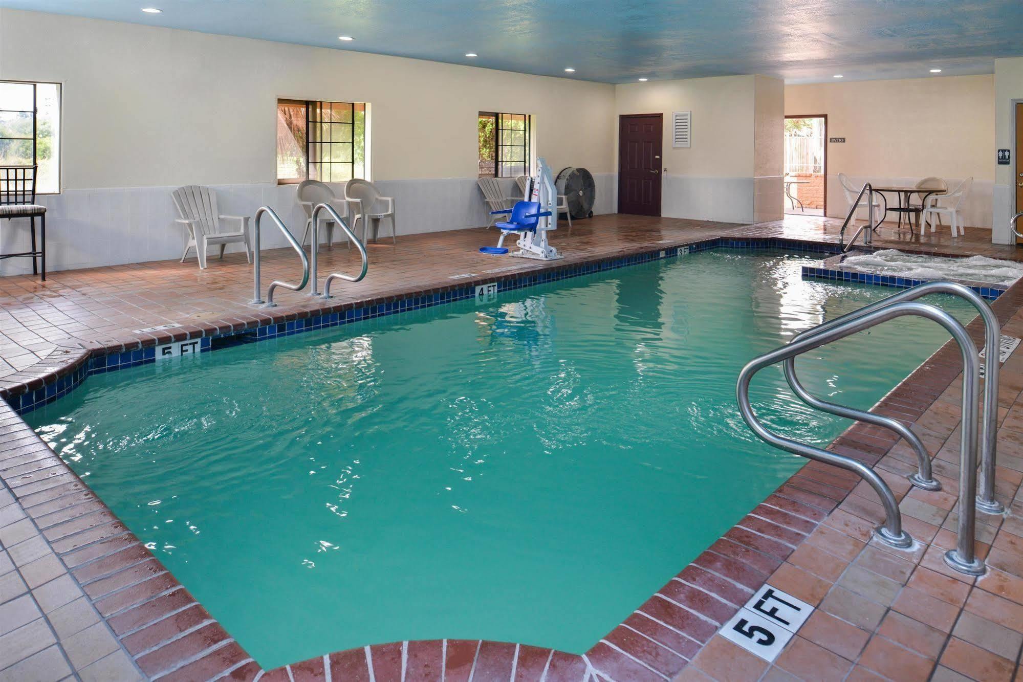 Americas Value Inn&suites Houston Fm 1960