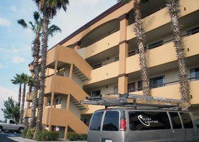 Americas Value And Fm 1960 Hotel