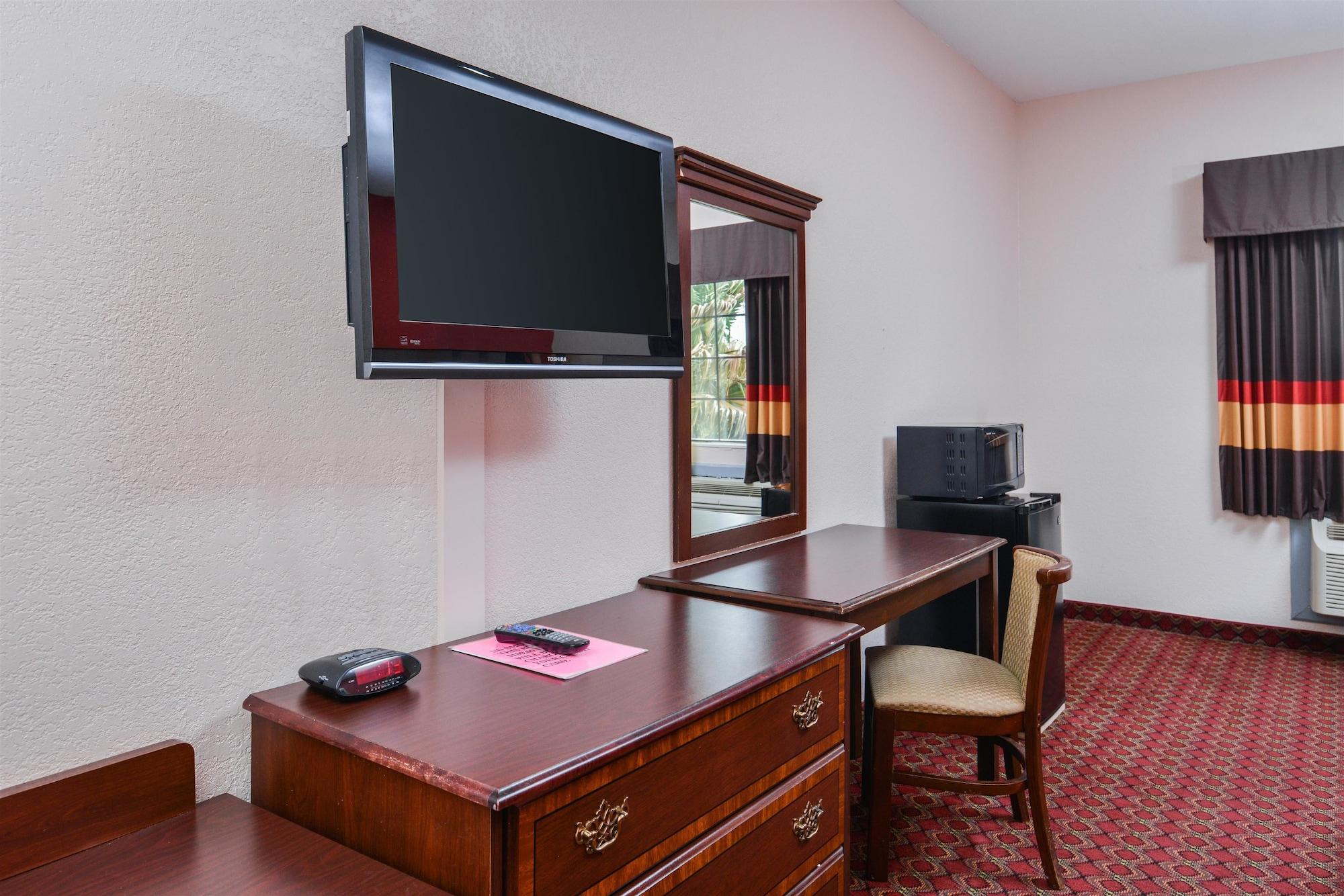 Hotel Americas Value And Fm 1960