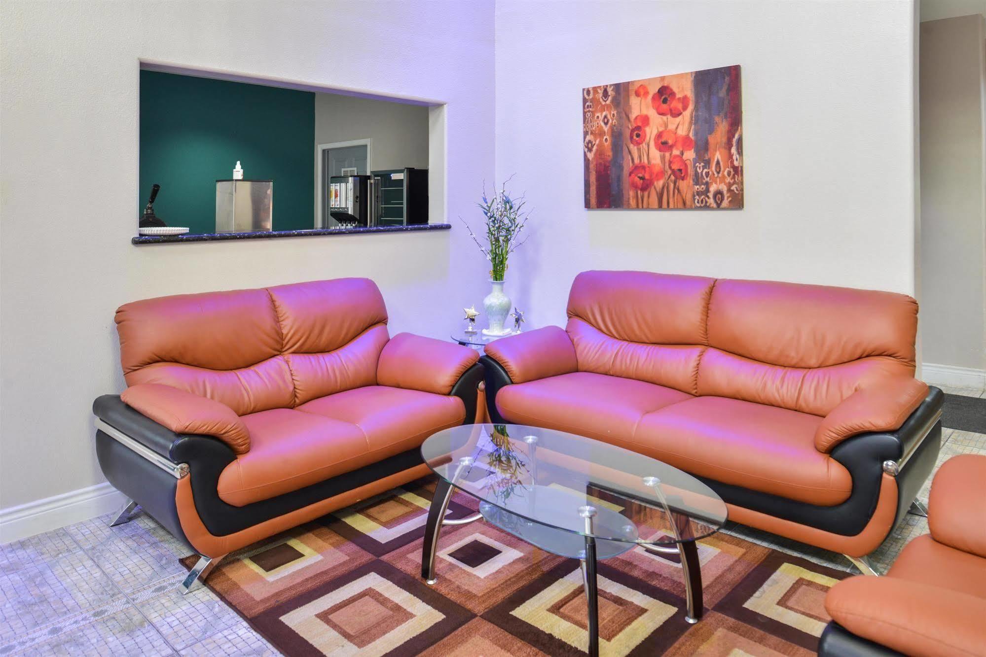 Americas Value And Fm 1960 Hotel